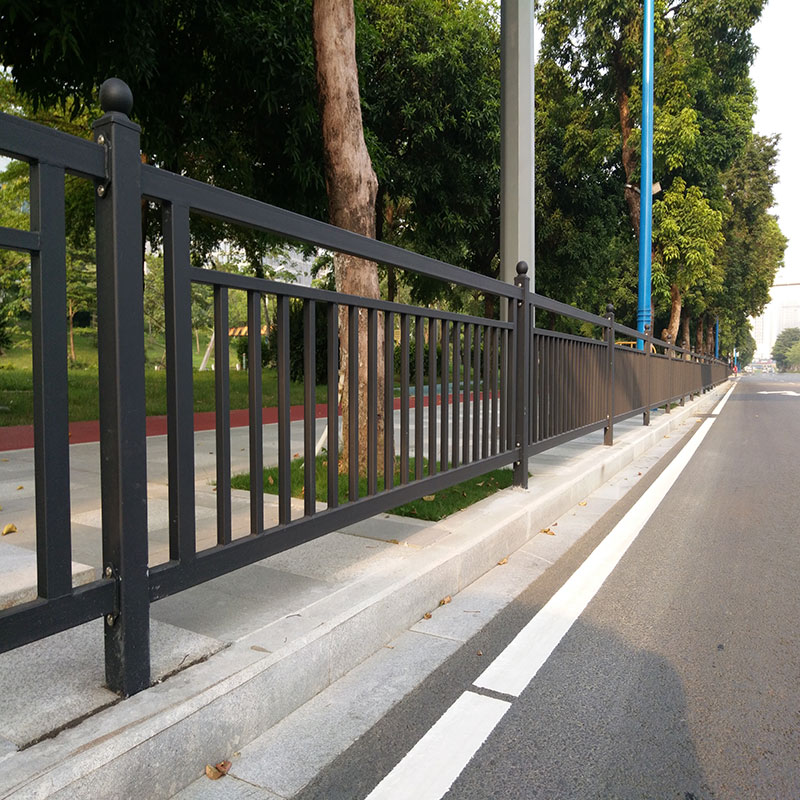 江门道路护栏批发 小区护栏 市政道路护栏 蓝白道路隔离栏