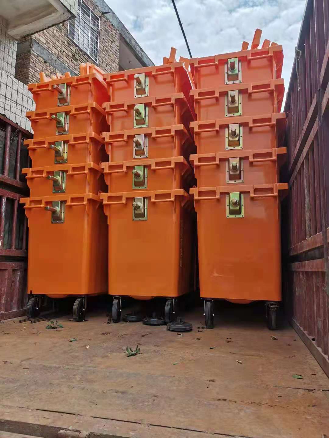 深圳新洁源 环卫垃圾桶 660L街道挂车分类垃圾桶