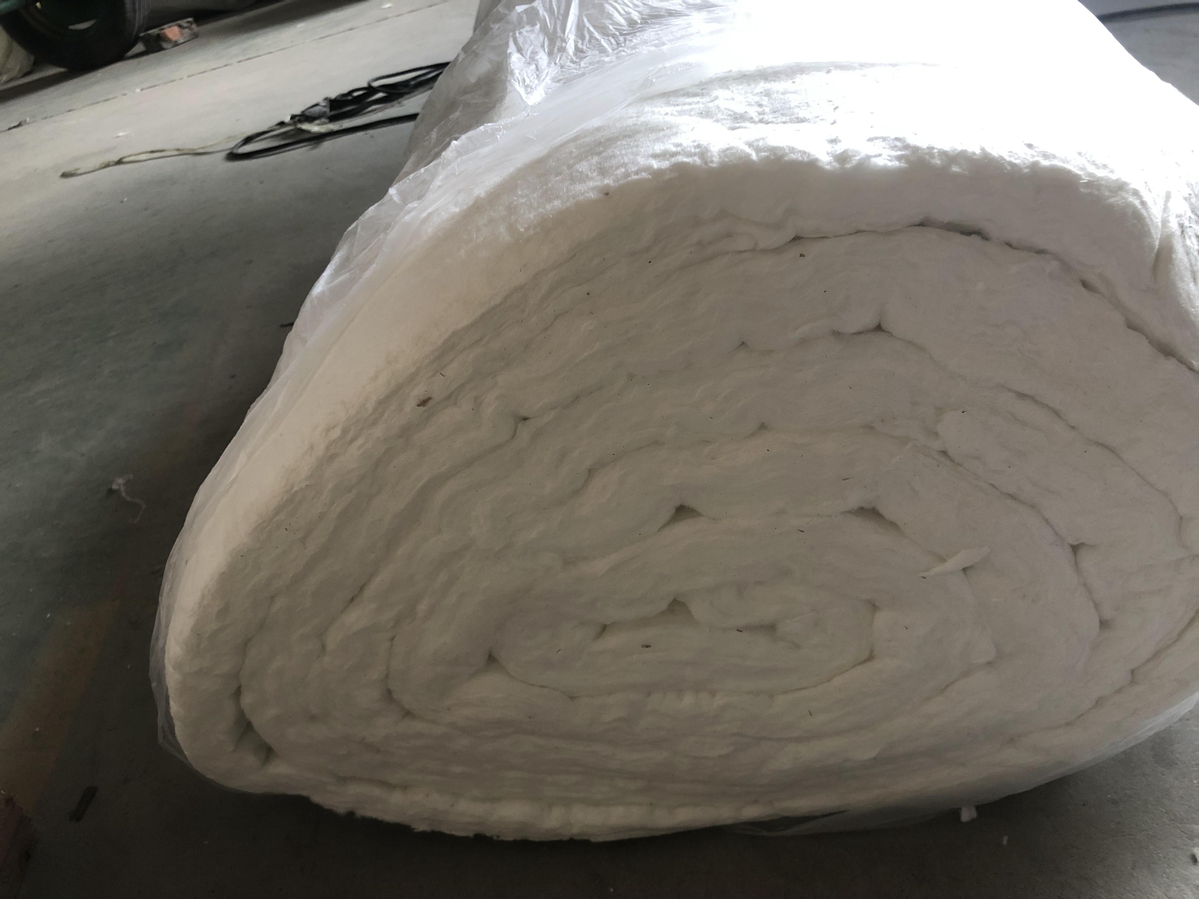 硅酸铝针刺毯 加热炉保温硅酸铝纤维毯直销 伊索 双面陶瓷纤维毯生产厂家 湖南热销