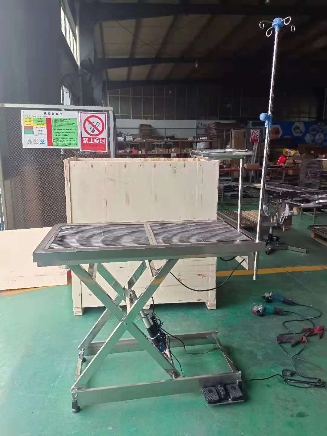 丽泽生产厂家宠物用不锈钢宠物手术台（标准版）可定制
