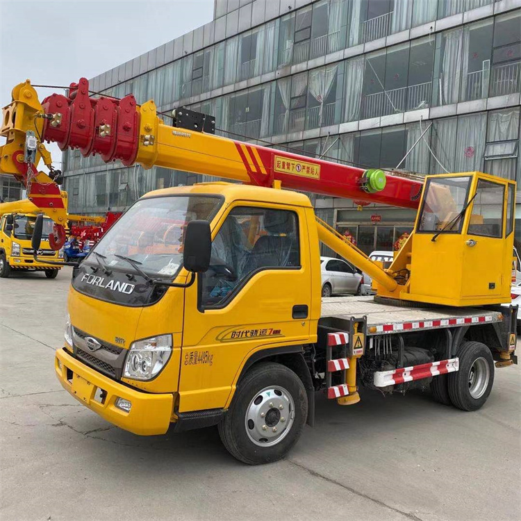 蓝牌汽车吊 蓝牌汽车吊规格 自制6吨工程建筑蓝牌汽车吊 济宁阳光重工厂家