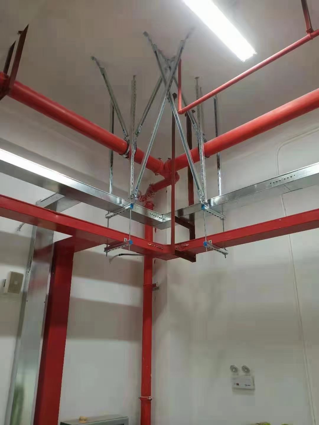 成都抗震支架生产厂家_鸿图川开_性能优异_价格合理