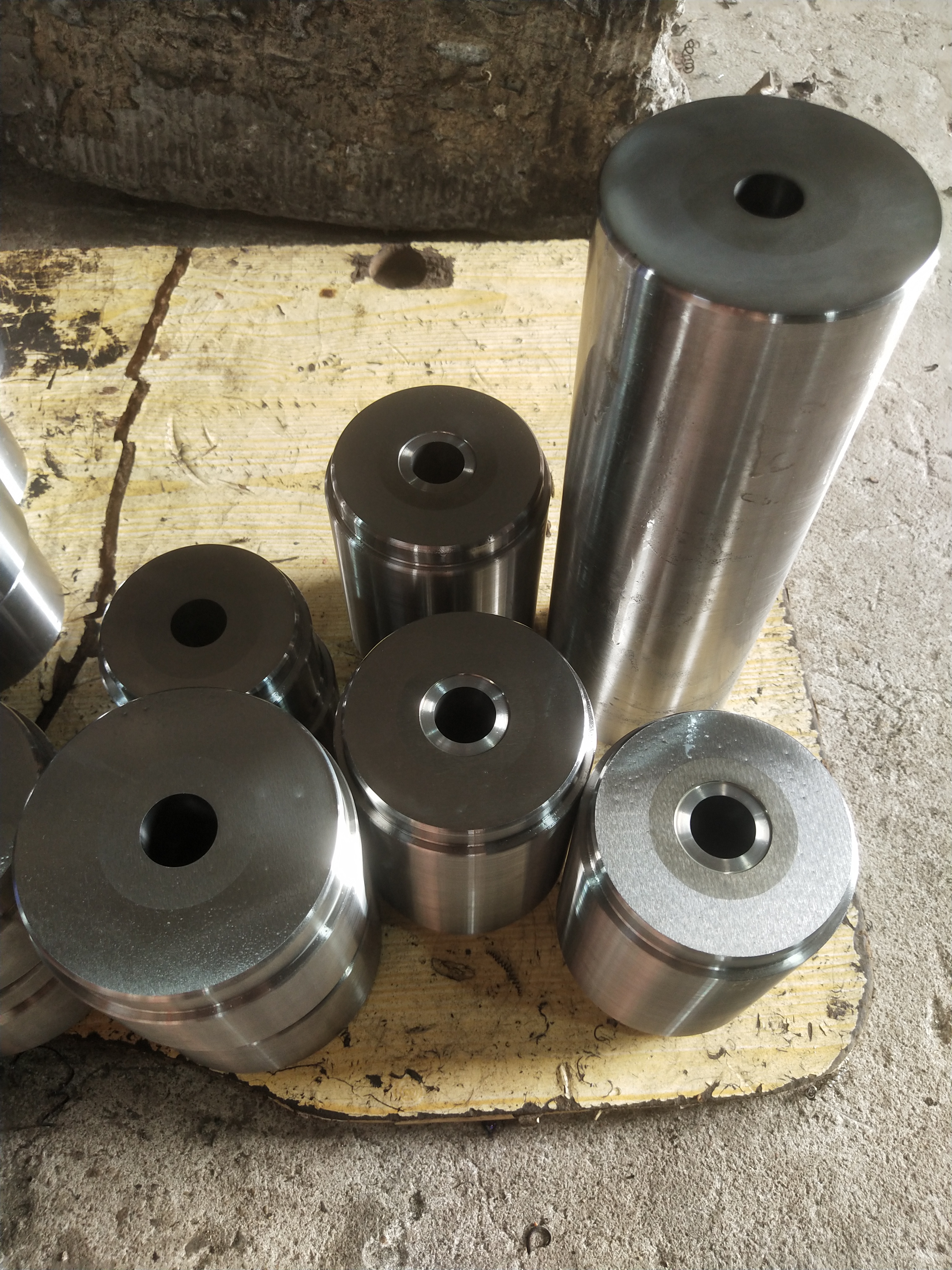 可按需定制 冷镦模具 供应钨钢模具 轧辊模具 质量可信
