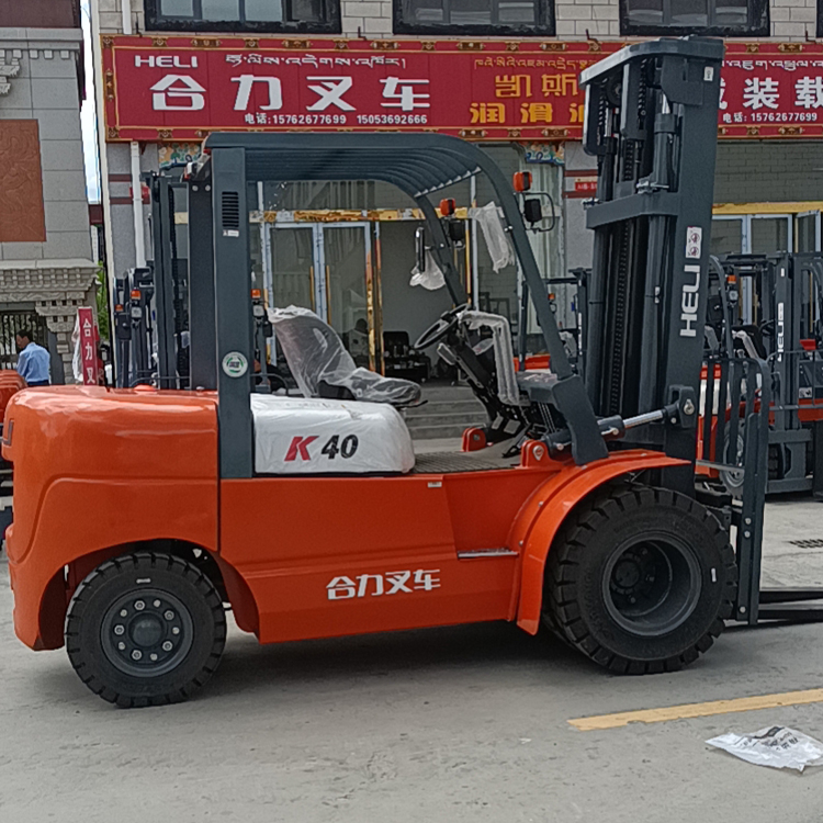 柴油内燃式叉车行情 拉萨4吨货物搬运用叉车 欢迎来电咨询