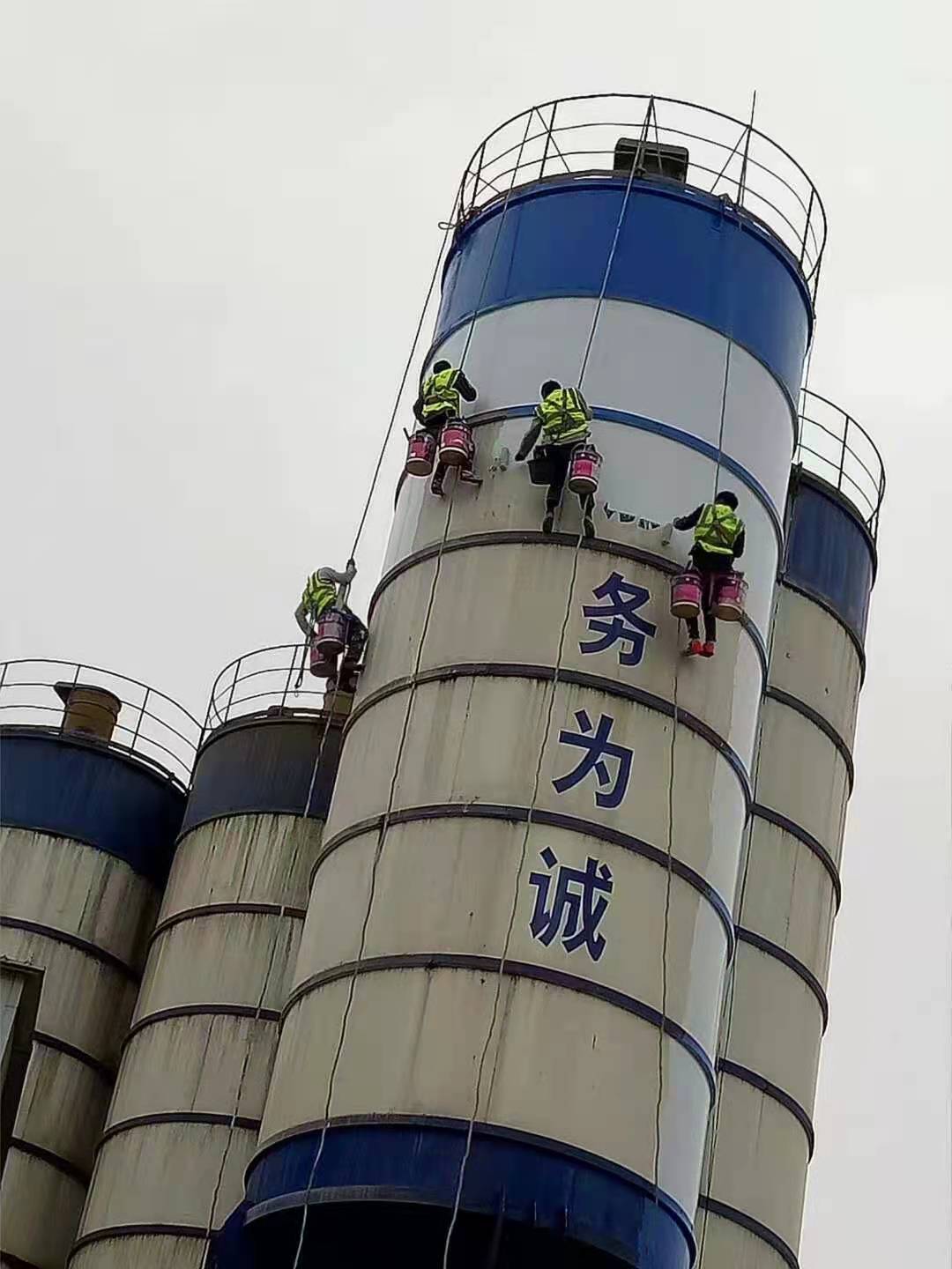 美洁防腐 贵州水泥罐美化刷漆 水泥罐除锈刷漆