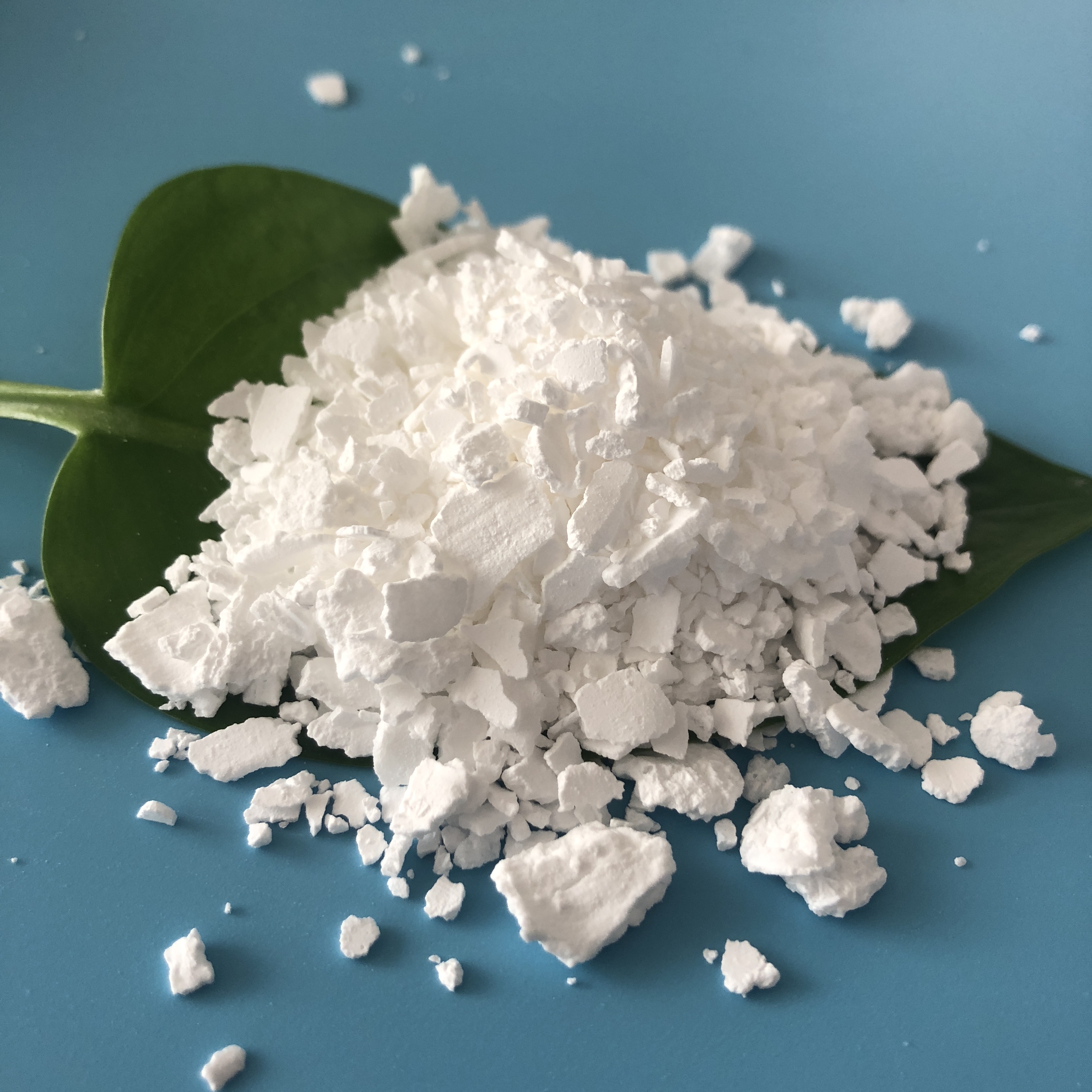 工厂直供氯化钙 74含量二水氯化钙片 集尘剂用工业级氯化钙