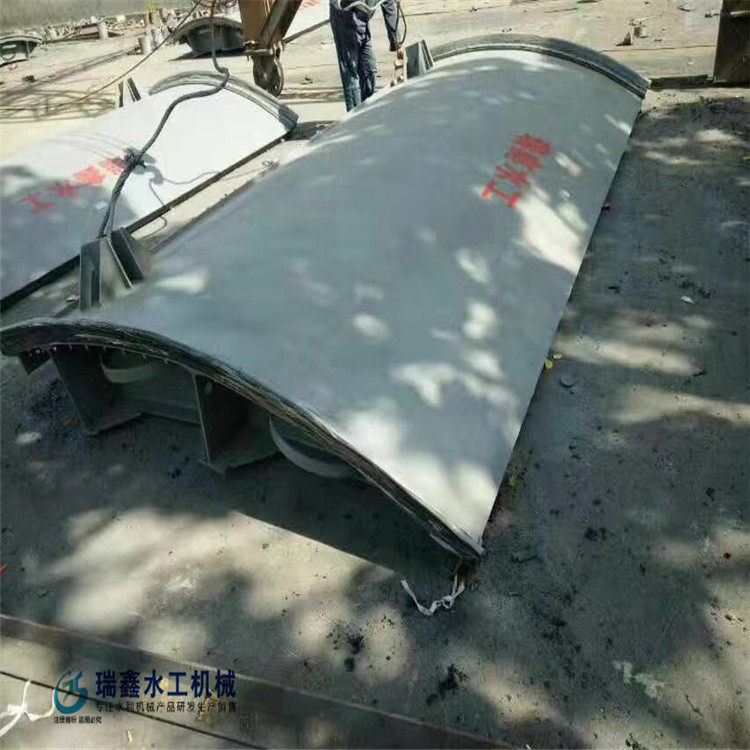 液压钢坝价格合理 水电站钢制闸门 瑞鑫水工