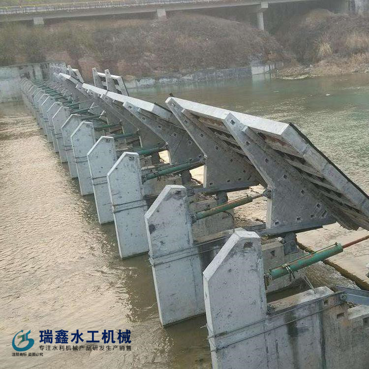 水利翻板门厂家加工 景观翻板闸门 瑞鑫水工