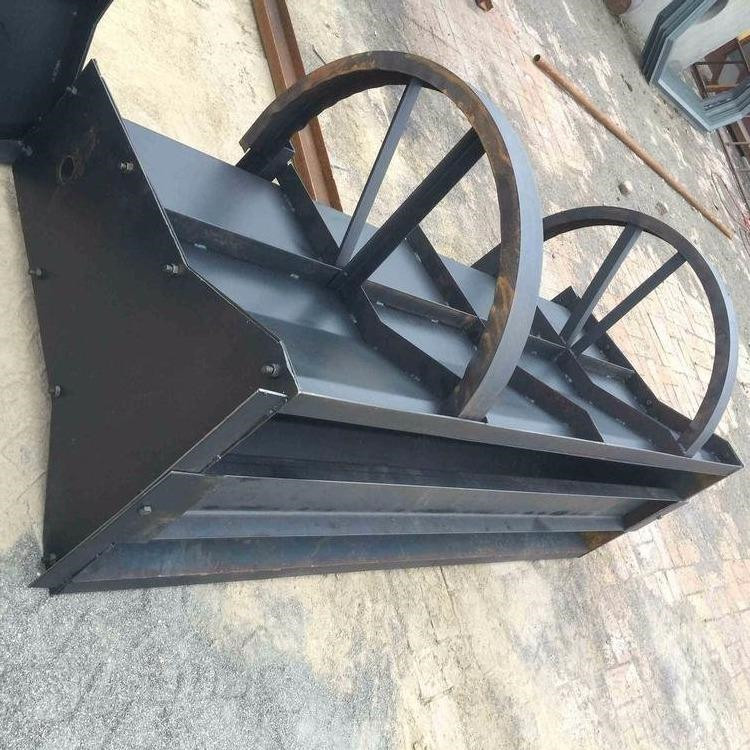 公路隔离墩模具 混凝土隔离墩钢模具 使用次数高达100次  致宏