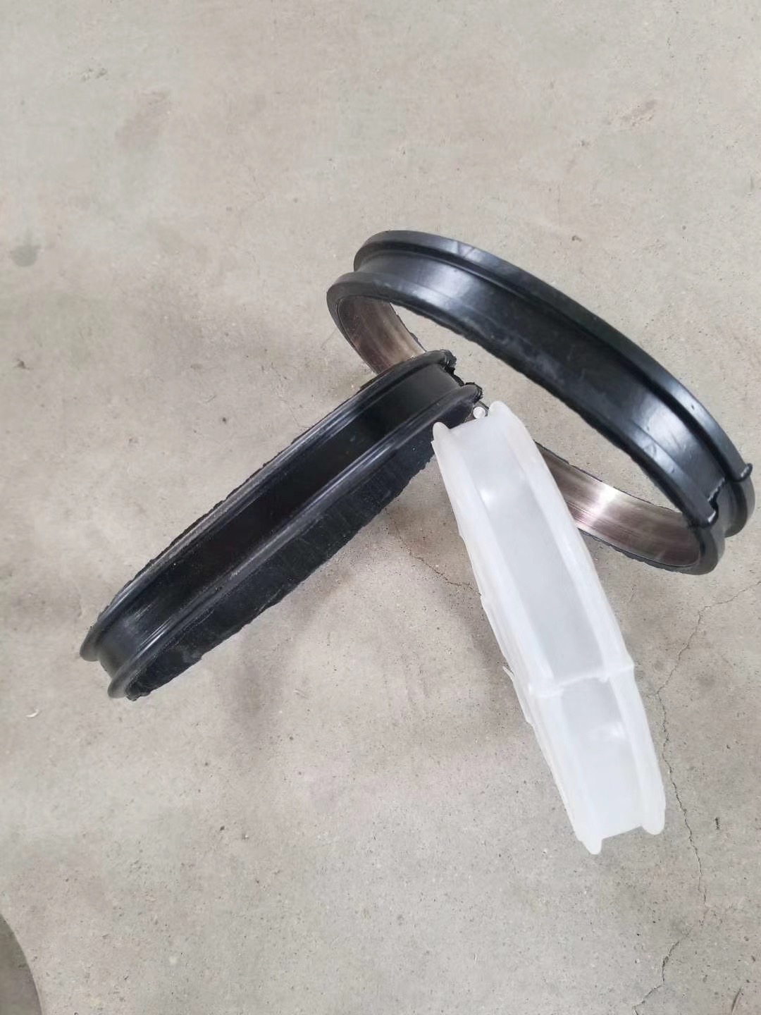 除尘器布袋胀圈 针刺毡滤袋弹性橡胶卡簧 110-200可定制