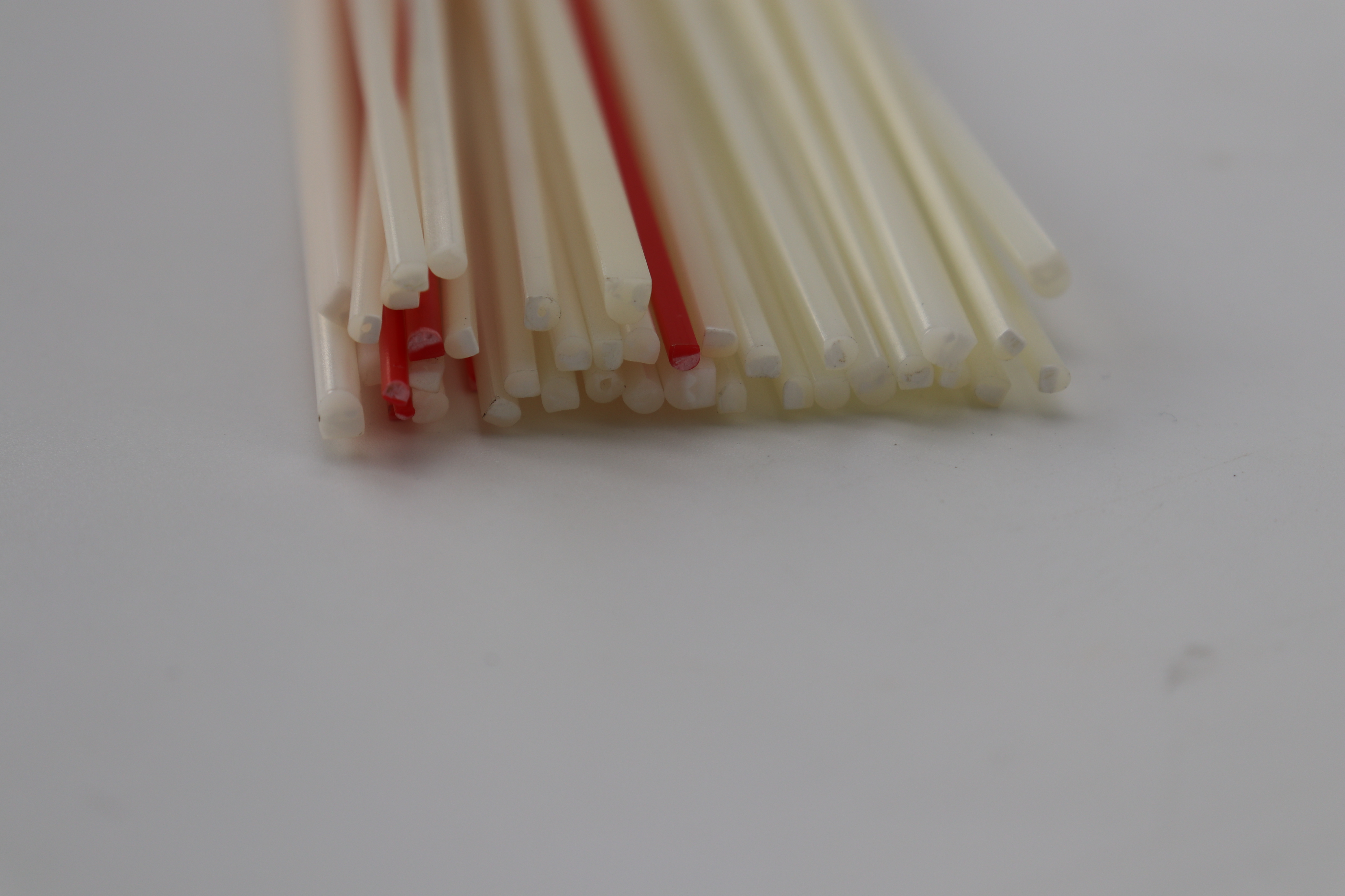 定制加工ABS塑料条 ABS塑料衬心 直径0.65MM 1.2MM 芯棒 量大从优