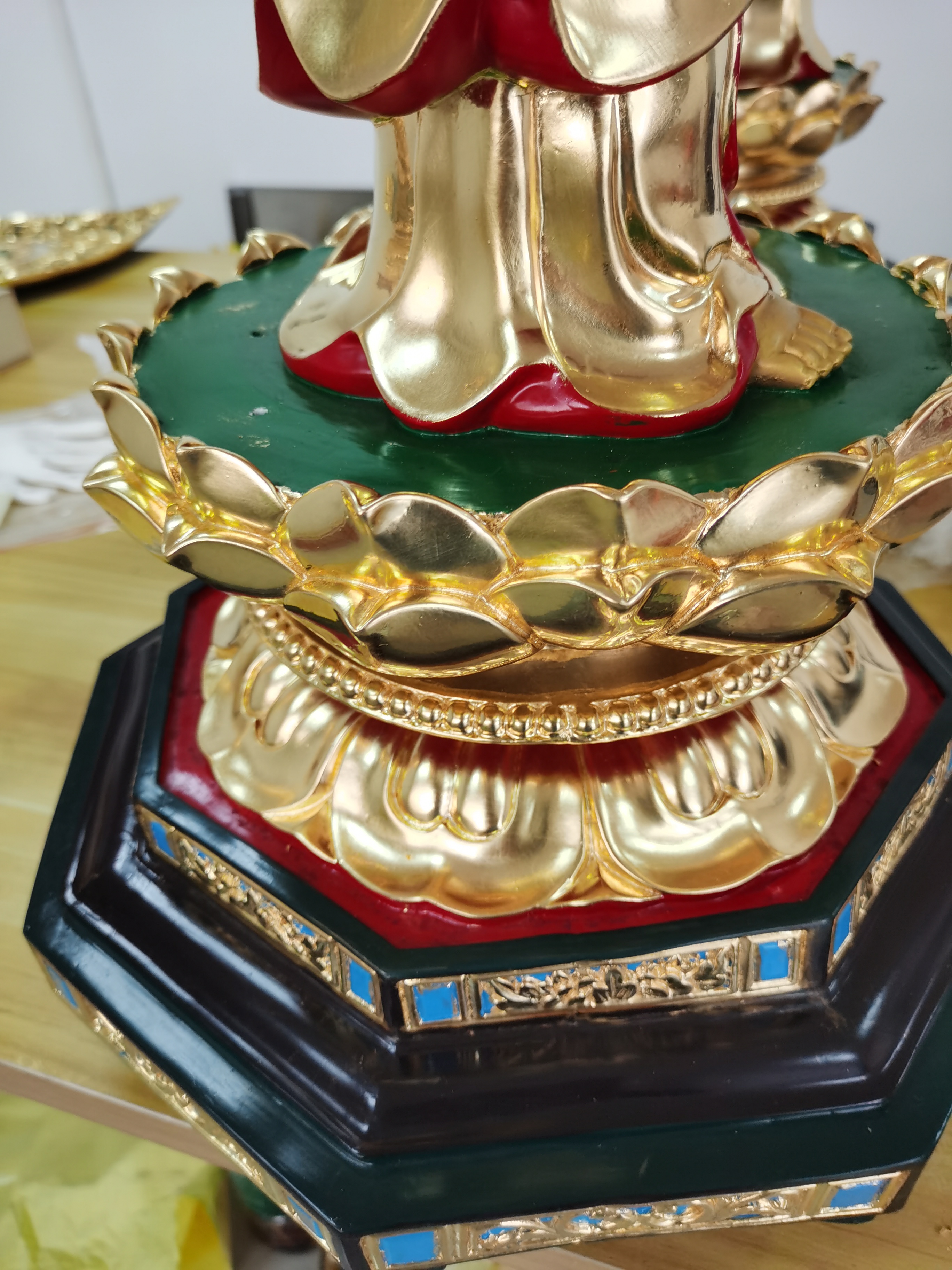 别墅家具贴金箔金梓金箔厂家专业承接佛像贴金,酒店贴金业务