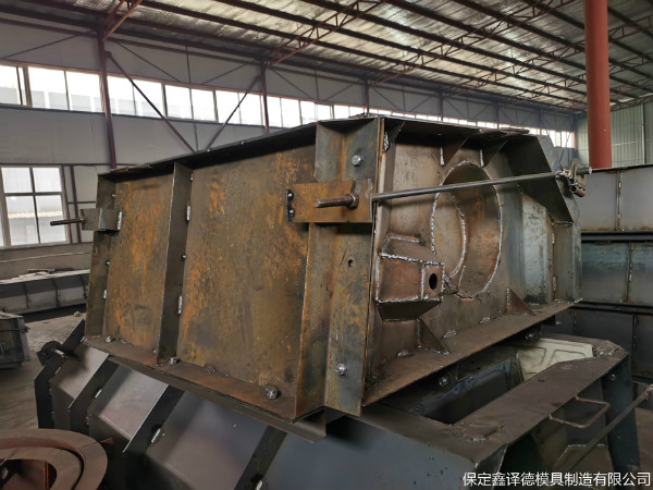 箱式挡土墙钢模具加工，阶梯自嵌式挡土墙模具定制