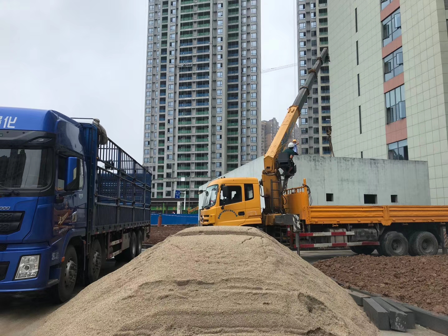 河池市16-350吨吊车租赁 河池市汽车吊出租电话 价格合理