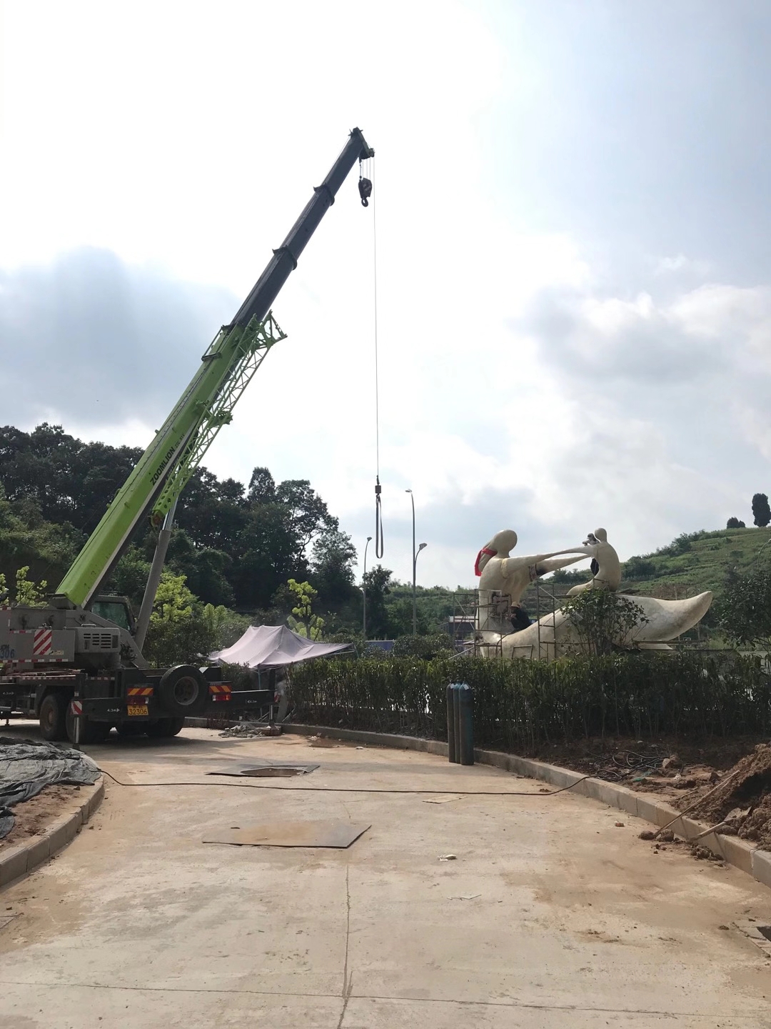 安顺市12-160吨吊车租赁  承接各类吊装业务 欢迎来电咨询