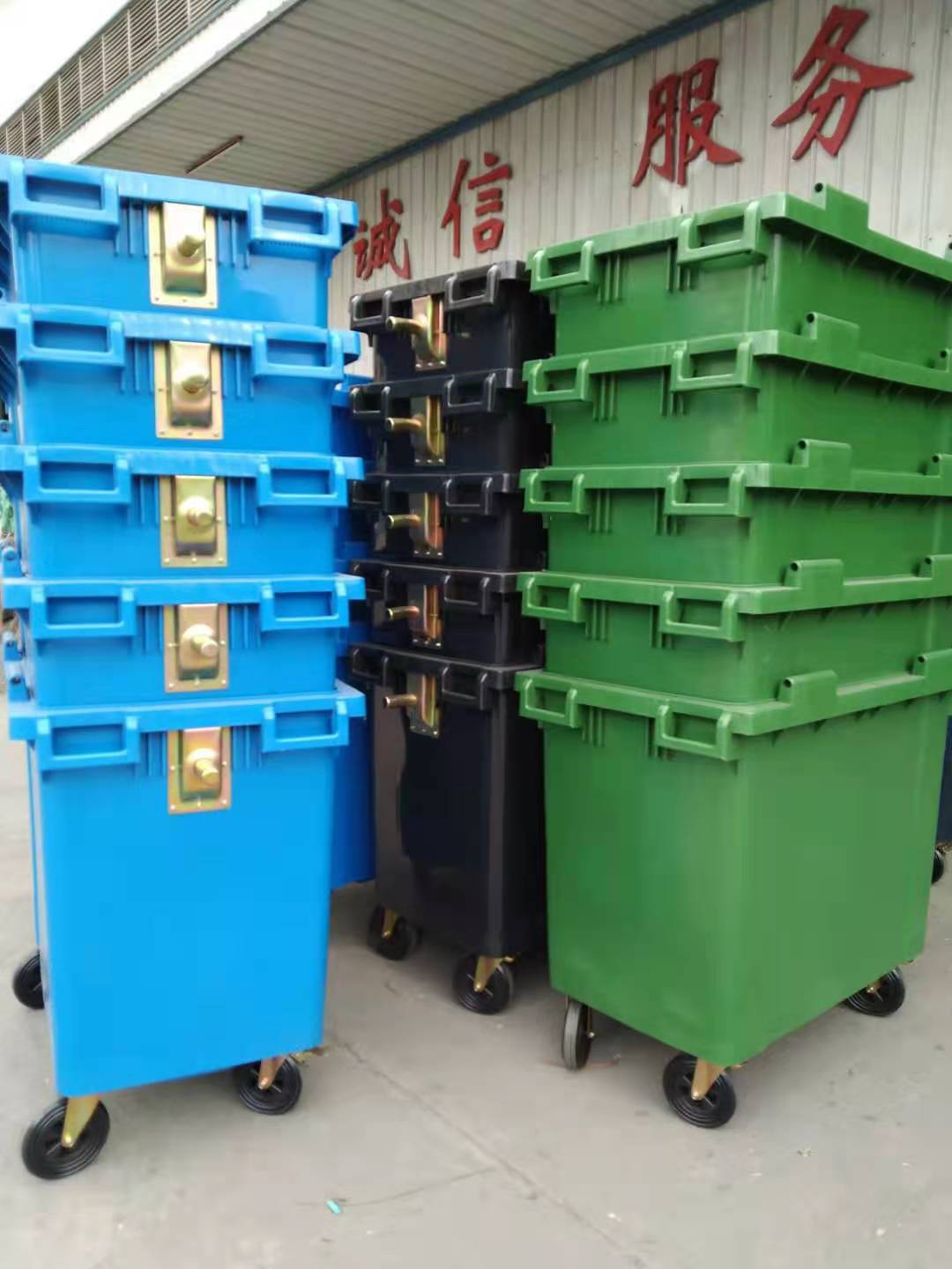 河南省  批发价出售塑料垃圾桶660L 室外环卫车