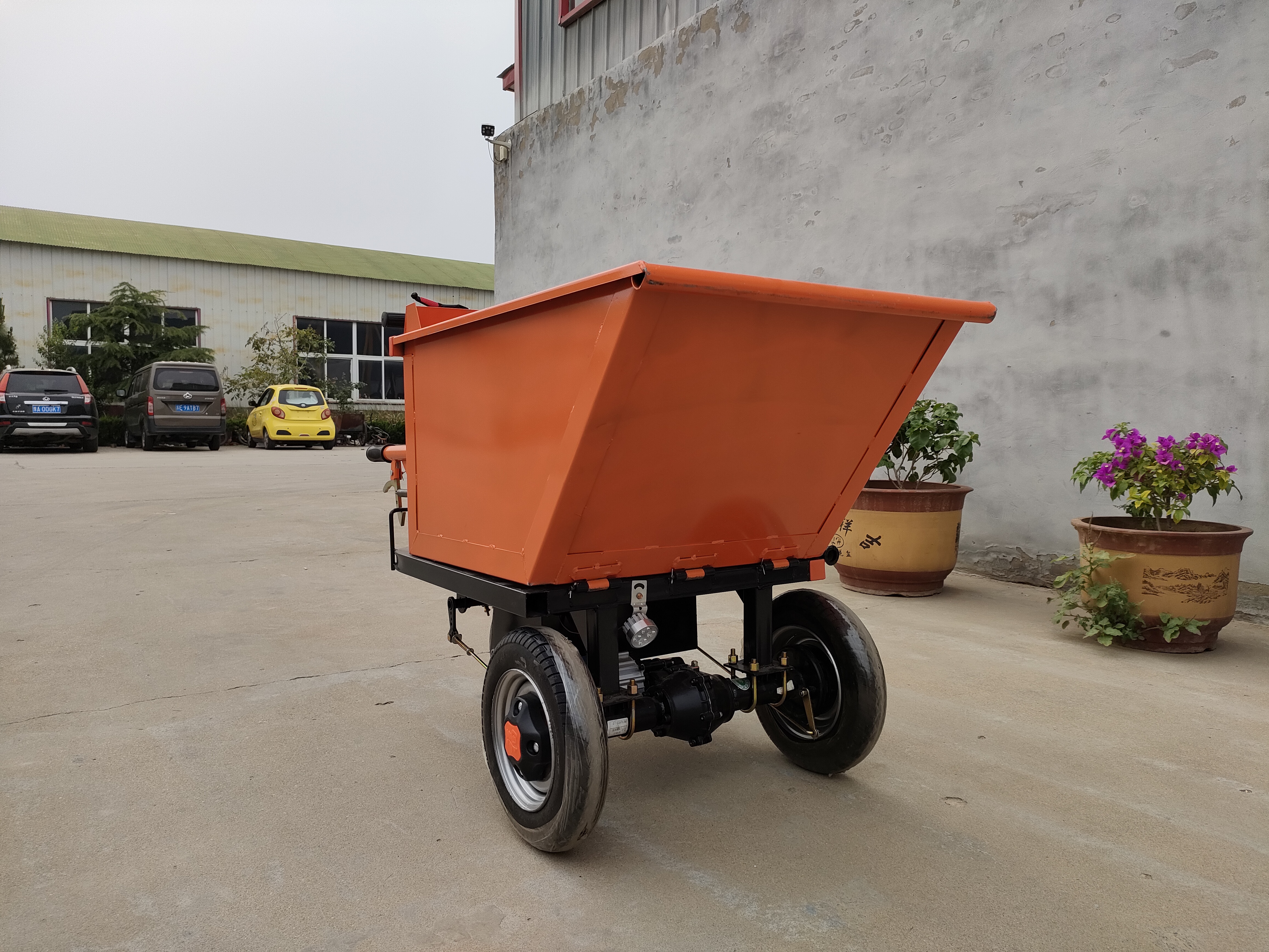 河南省牧野区 促销价工程三轮自卸车 工地拉砖车 规格齐全