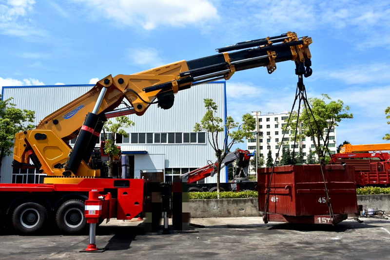 平房区8-350吨吊车出租  平房区本地吊装公司节省成本规避风险 