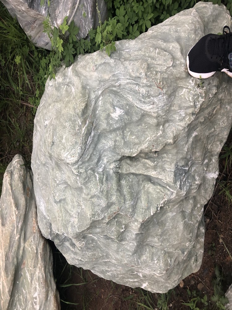 珠海灵璧富贵绿假山石 大型假山石价格 点金园林基地石材自采假山石