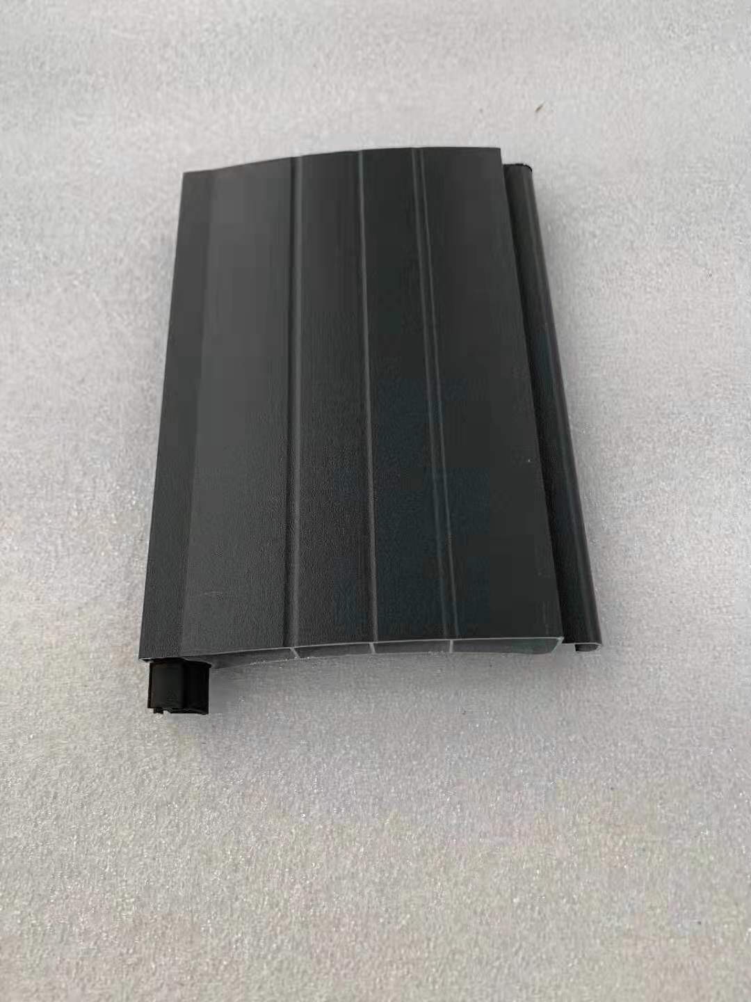 供应双层铝合金卷闸门