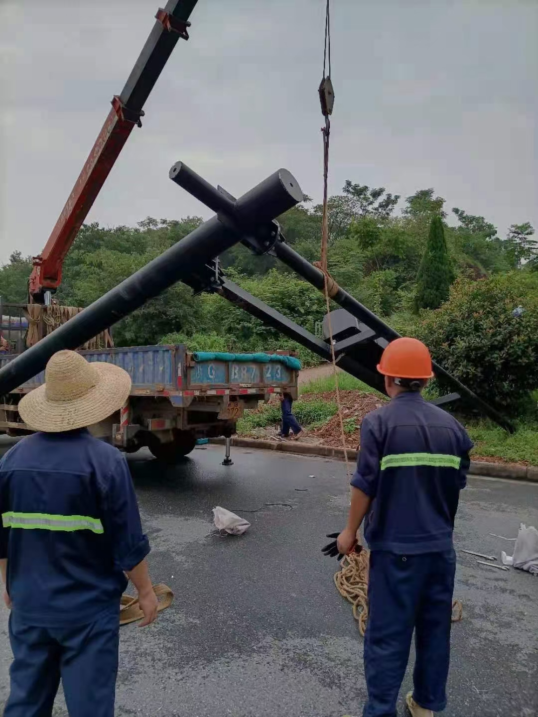 鹤岗市8-500吨吊车出租 鹤岗市本地吊装公司电话 欢迎咨询台班费