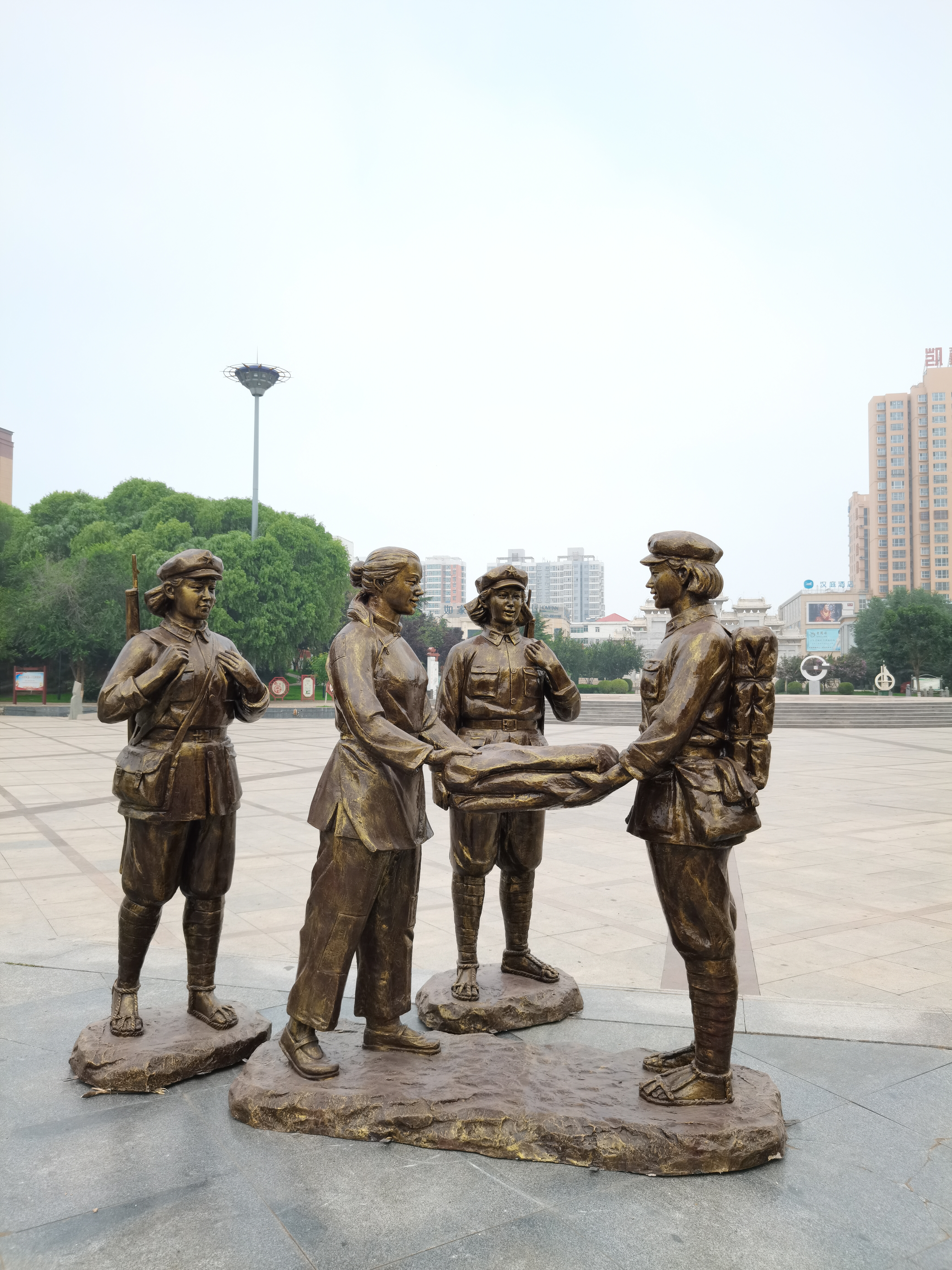 抗战人物雕塑摆件 玻璃钢人物雕塑公司