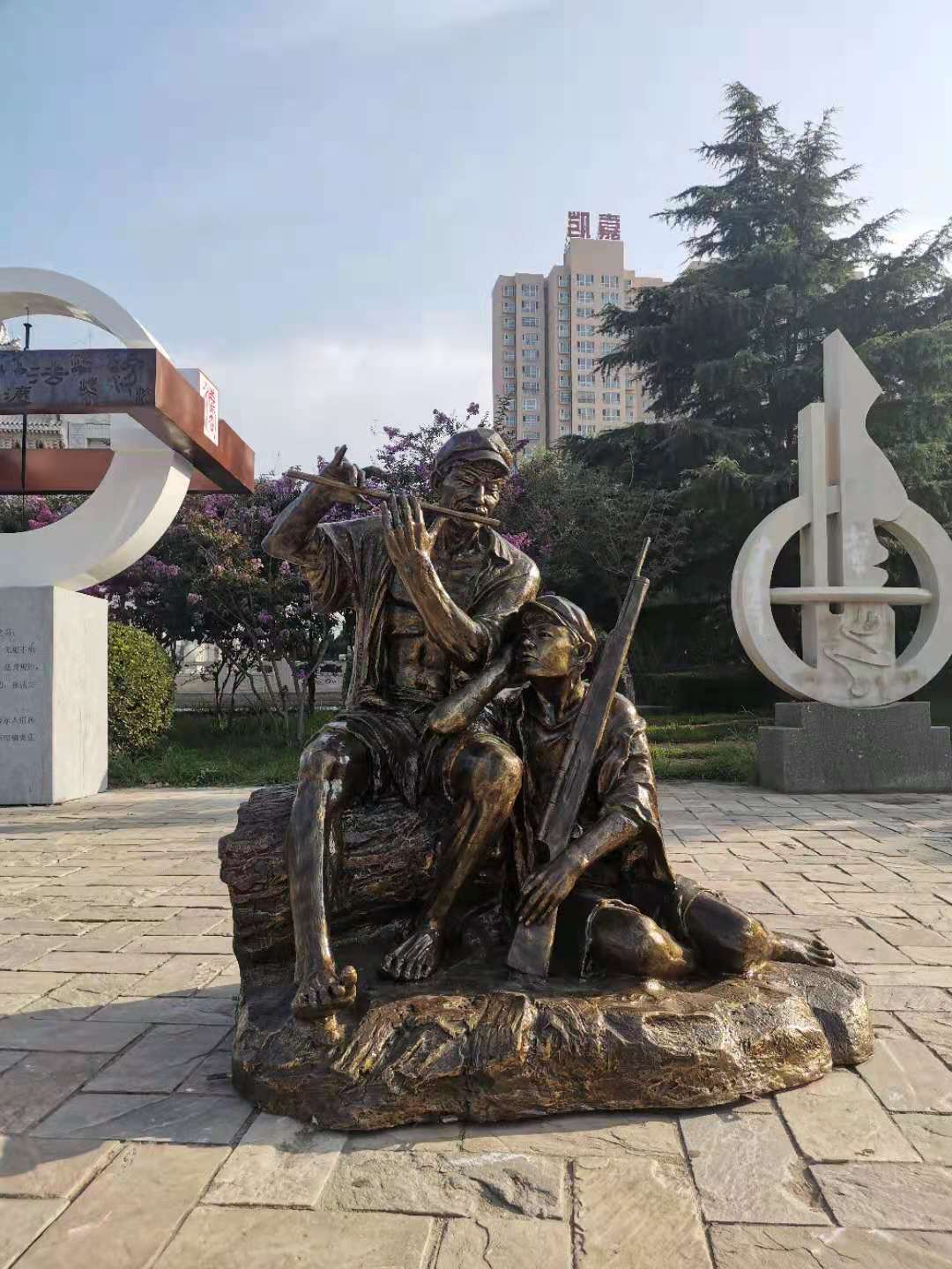 玻璃钢主题人物雕塑 玻璃钢人物雕塑公司