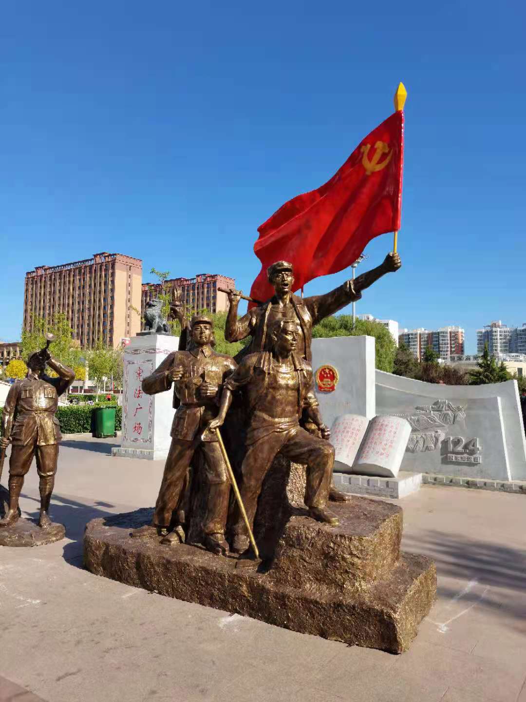 仿铜人物雕塑 玻璃钢人物雕塑订做