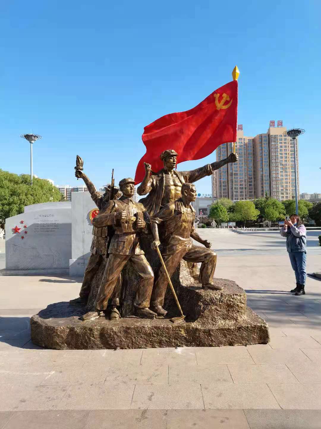 玻璃钢仿铜雕塑报价 玻璃钢人物雕塑订做