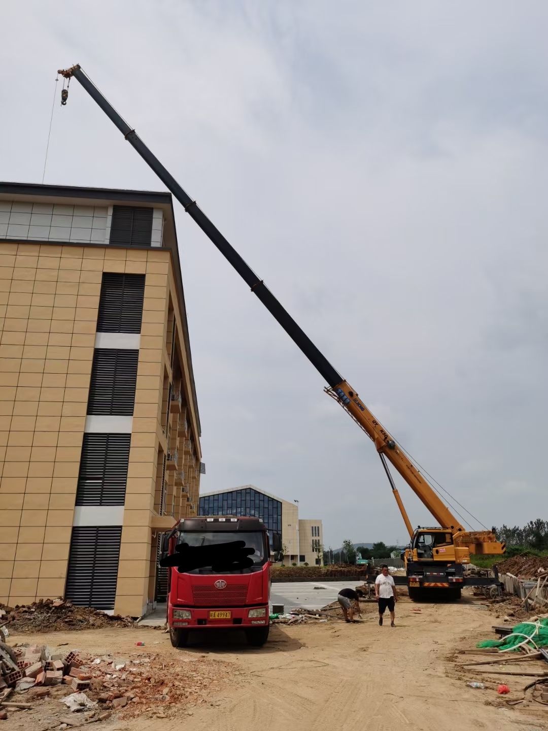 岢岚县吊装公司 提供8-160吨汽车吊出租服务 日租价格实惠