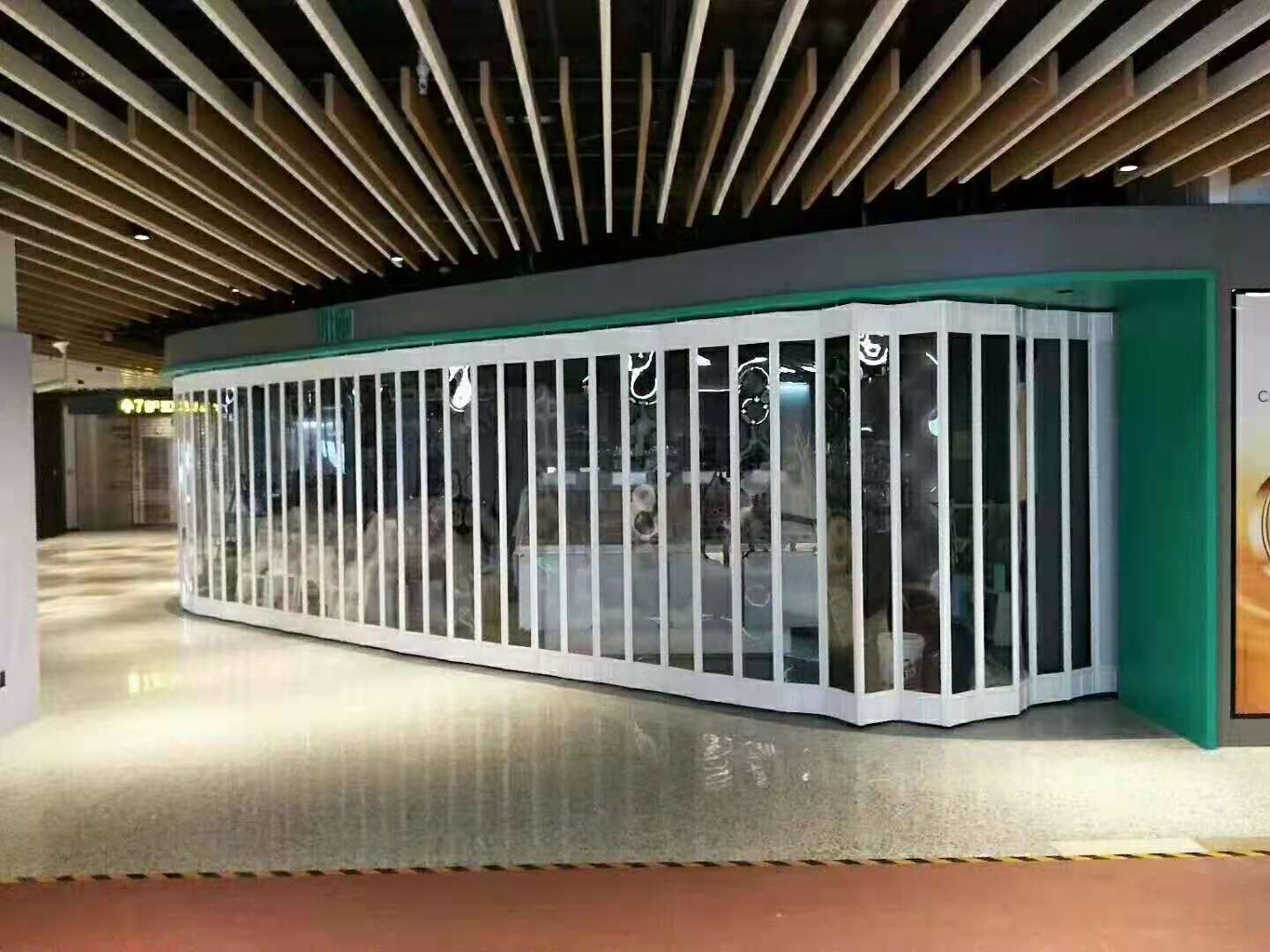 大量供应铝合金水晶折叠门