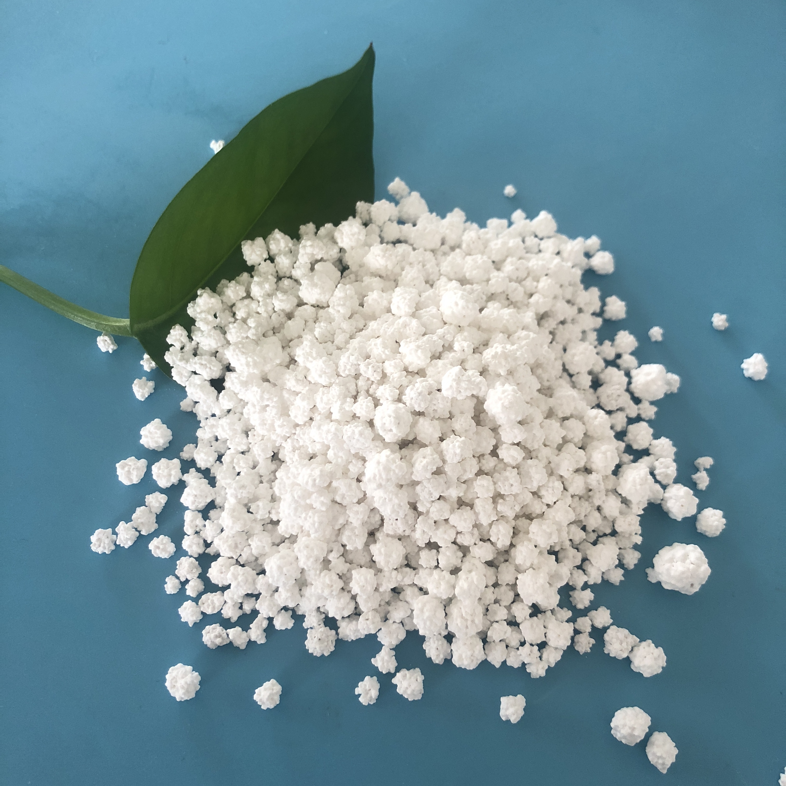 工厂直发氯化钙刺球 94含量工业级氯化钙 早强剂用无水氯化钙