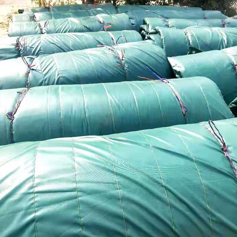  蔬菜大棚保温防寒被  黑心棉被  公路农用工业养护黑心棉被   