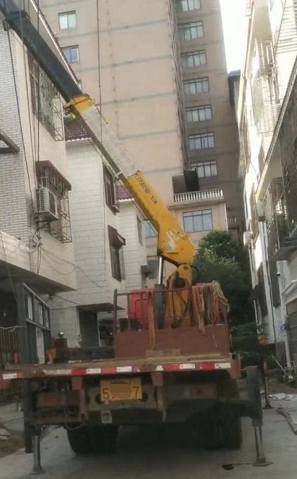 五大连池市8-400吨吊车出租 五大连池市本地高空作业吊车租赁价格