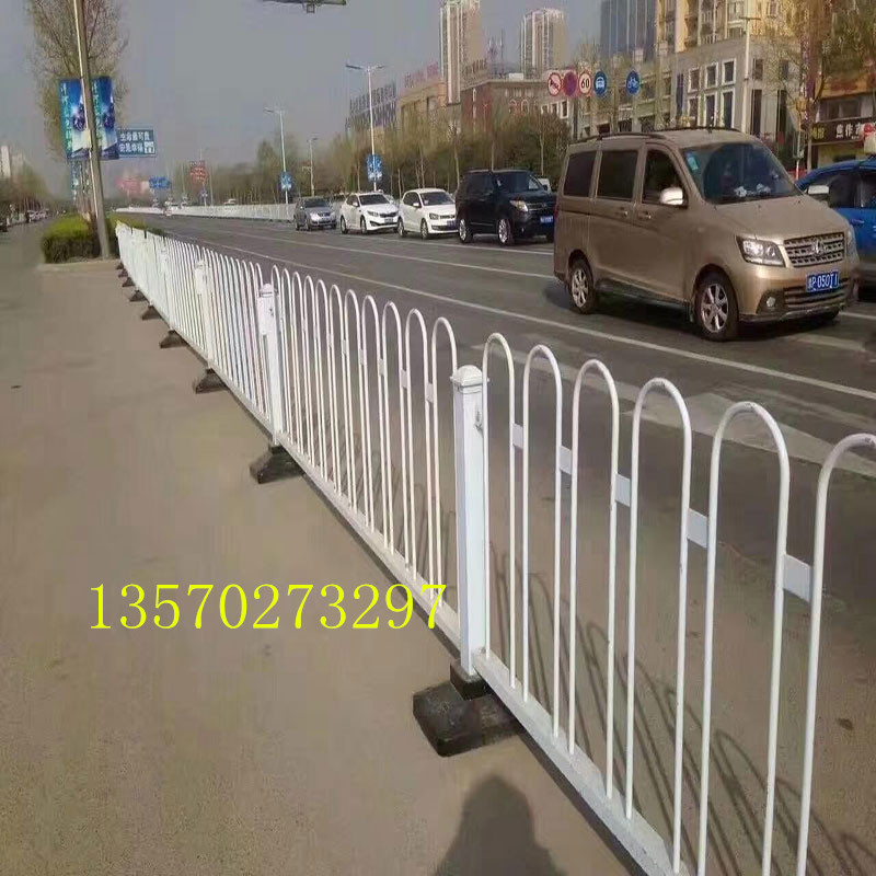 广东面板管护栏生产厂家 公路隔离栅 茂名道路京式中央隔离栏价格