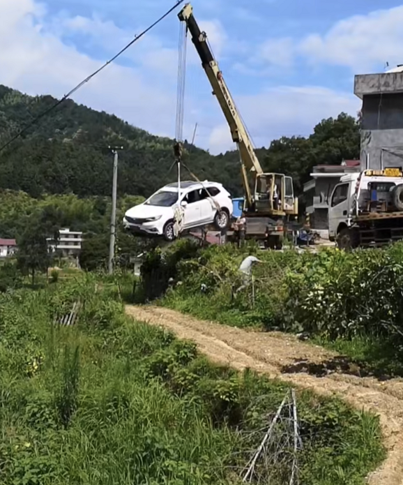 阳新县8-500吨吊车出租公司  阳新县本地起重吊装公司电话