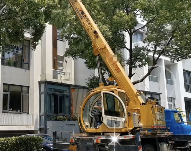 龙海市8-100吨吊车出租  吊车租赁就选大力机械 价格优惠