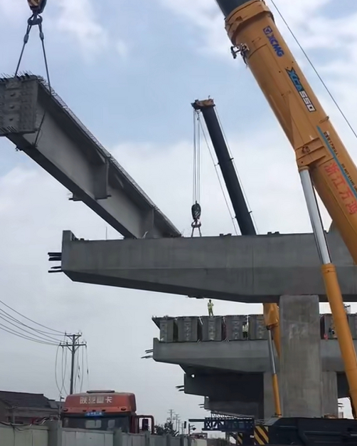 仙游县吊车出租_8-130吨吊车出租日租费用 设备吊装