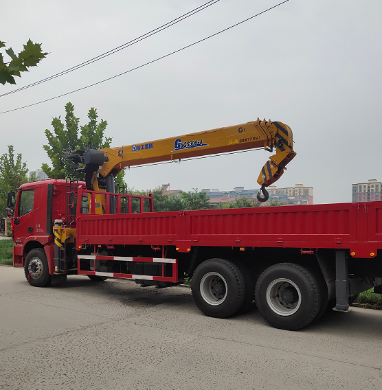 花山区吊车8-100T花山区大型吊车租赁公司 日租价格