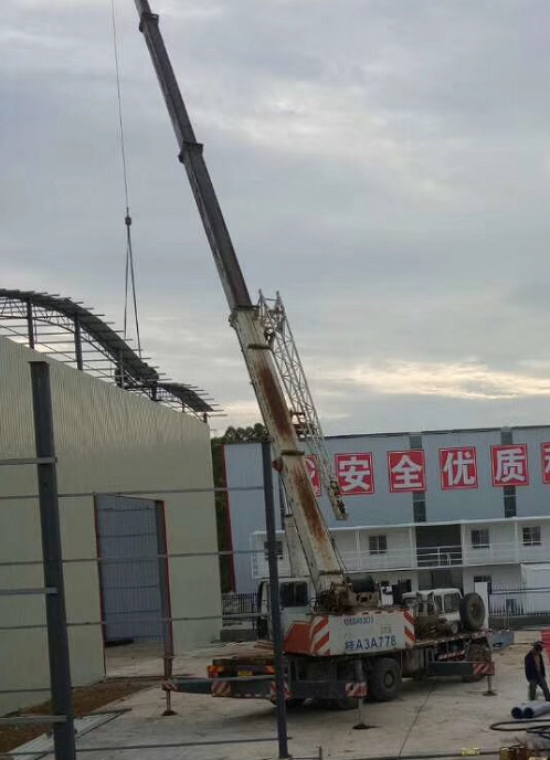 固始县8-500吨吊车出租 固始县大件重型设备吊装价格 24小时服务