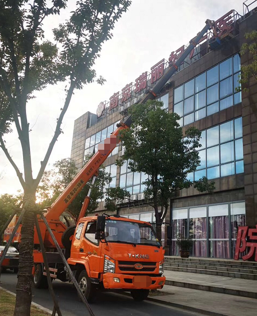 汉川市8-500吨吊车出租  汉川市建筑工地吊车租赁业务