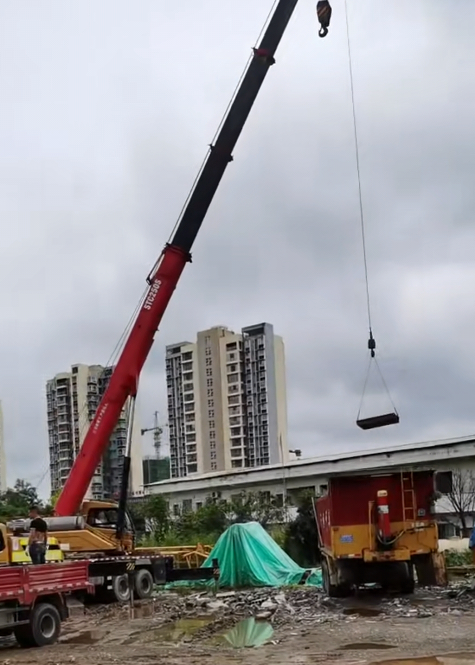莱西市8-200吨吊车出租 汽车吊租赁电话 日租月租均可