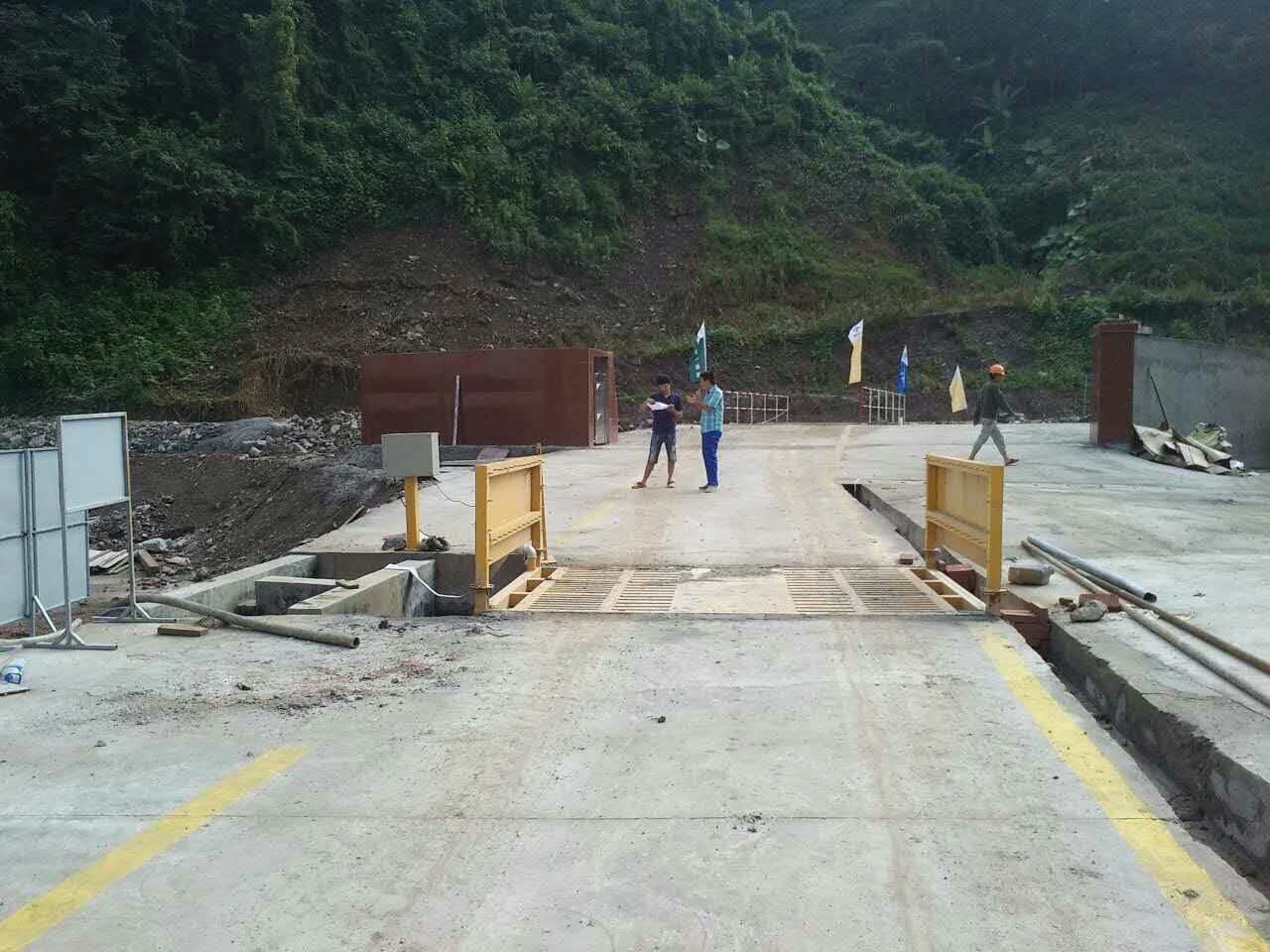 山东建筑工地工程洗轮机洗车机 全自动滚轴式洗车平台