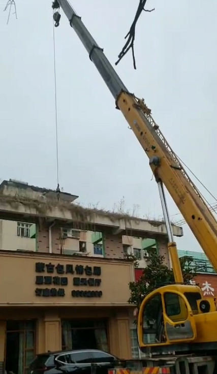 鹰手营子矿区吊装搬运搬迁 8-160吨吊车出租 服务周到 价格合理