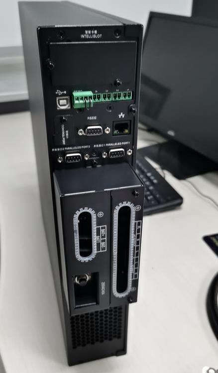 维谛UPS电源ITA-02K00AL1102C00 2KVA在线式长机 机房服务器稳压续航电源