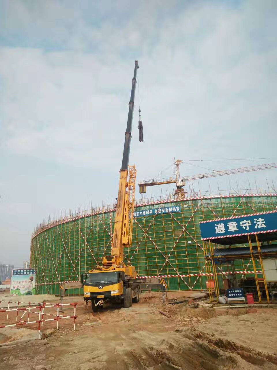 永兴县随车吊租赁报价 8-130吨汽车吊出租 日租月租报价