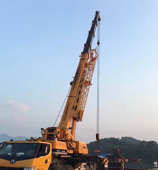 铁东区8-130吨吊车租赁报价 风电吊装安装 日租月租费用