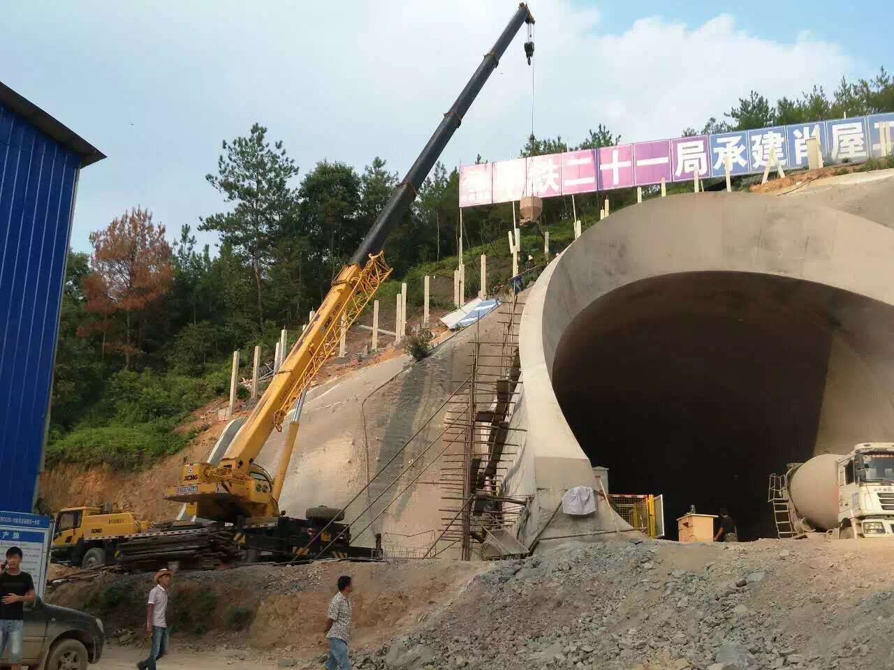 四平市8-80吨吊车租赁报价 重型机械吊装 日租月租均可