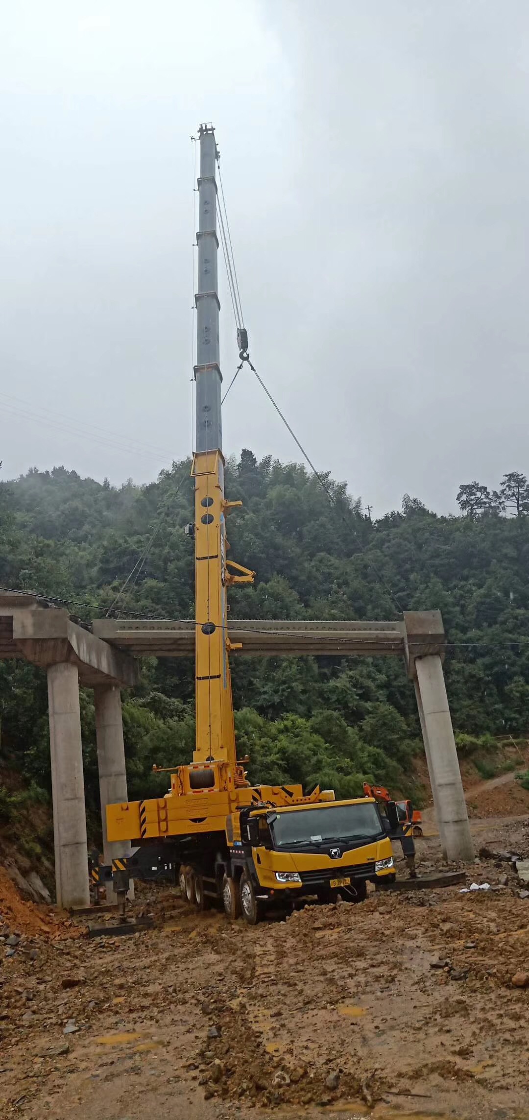 龙山县8-70吨吊车租赁报价 设备高空吊装 包月租报价