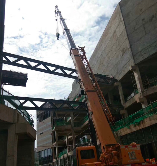 松原市16-260吨汽车吊出租 大罐的吊装装卸 租一小时价格